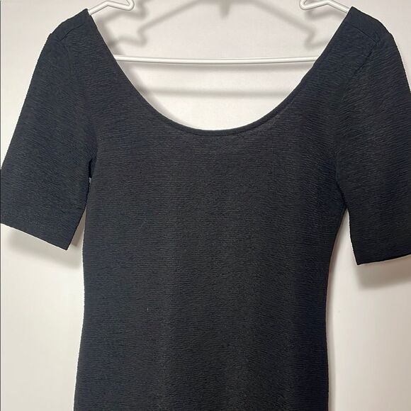 Forever 21 Black Bodycon Mini Dress with Scoop Neck for Night Out - Picture 2 of 7